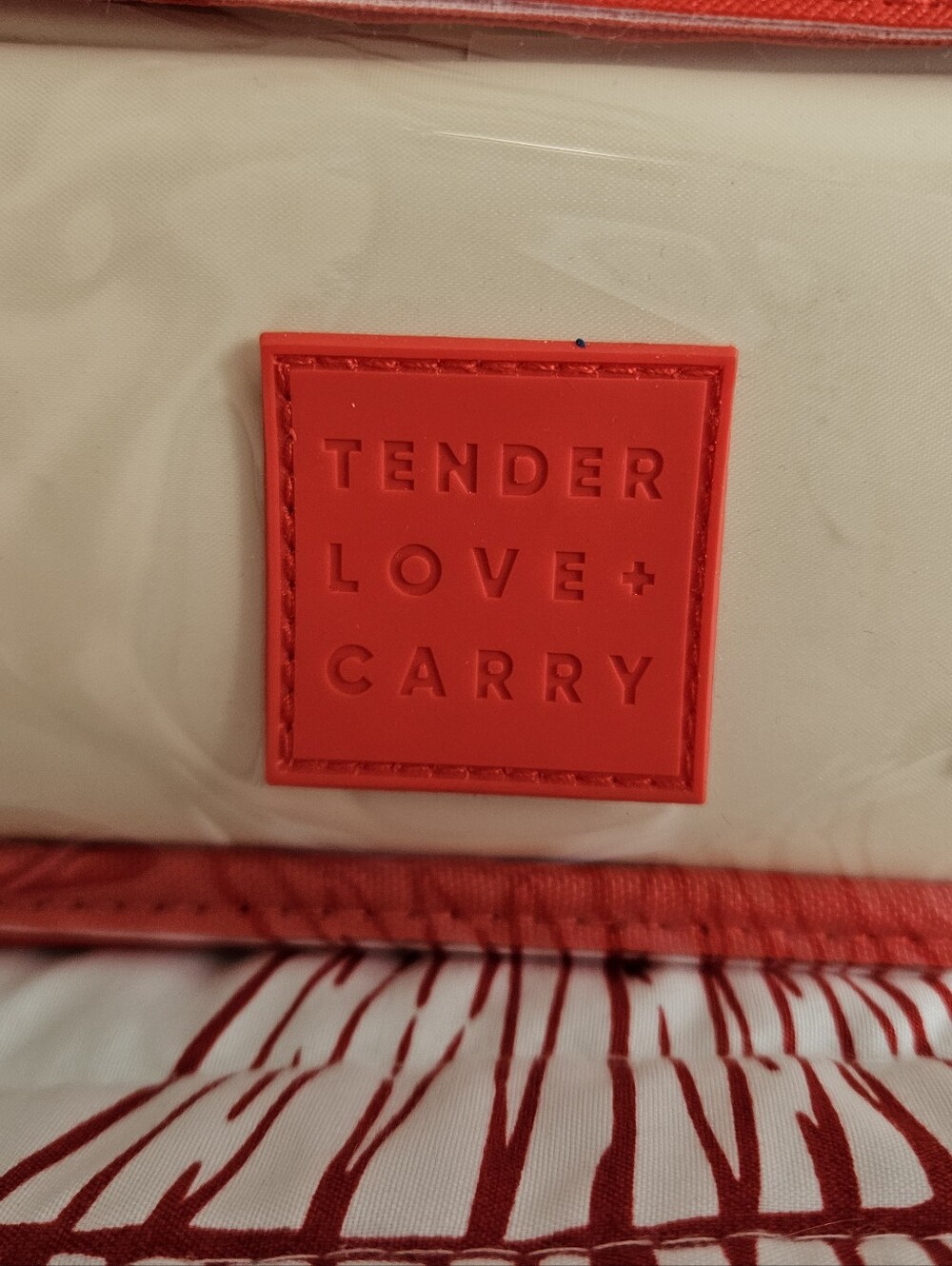Tender Lover Carry Red & Cream Cosmetic Travel Bag Set - Picture 2 of 9